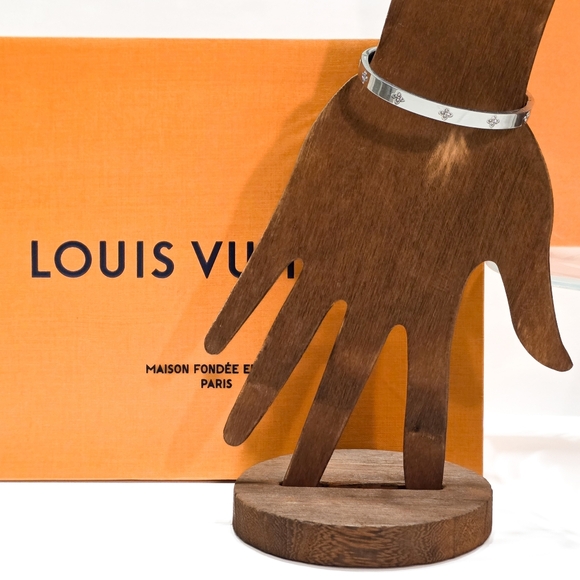 Fashion Jewelry Jewelry - Slim Hinged Silver Bangle Bracelet With Crystal Accents Designer Style Jewelry